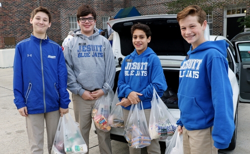 ThanksgivingDrive_HomeroomSorting_20171122_54