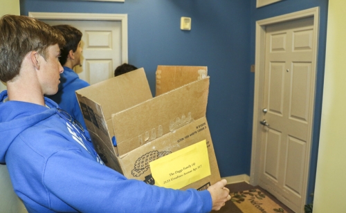 Thanksgiving-Drive_20161123_Delivery_094