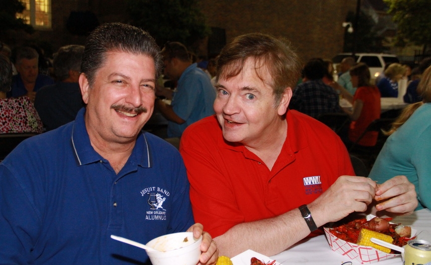 volunteer-workers-crawfish-party_04242015_13