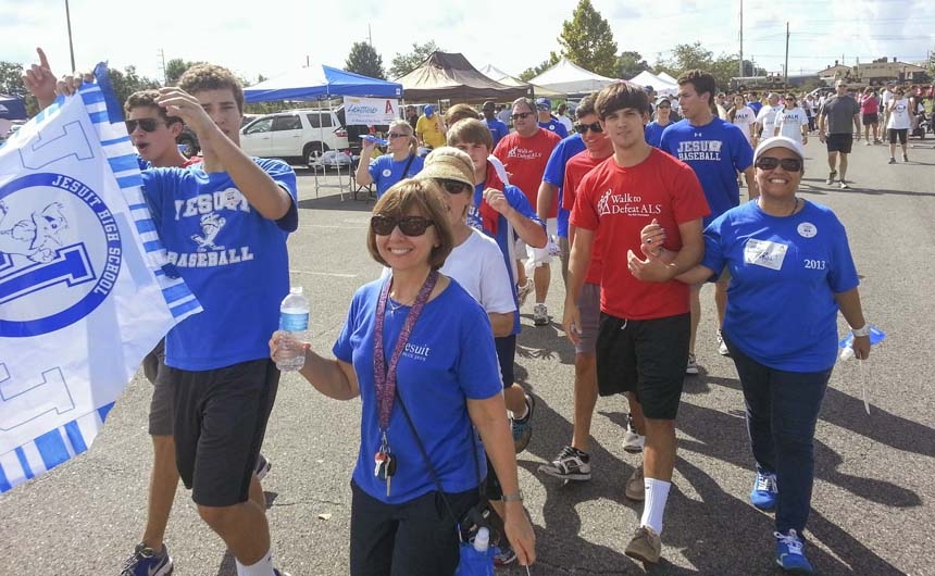 clubs-organizations_service_als-walk_20141011_104929