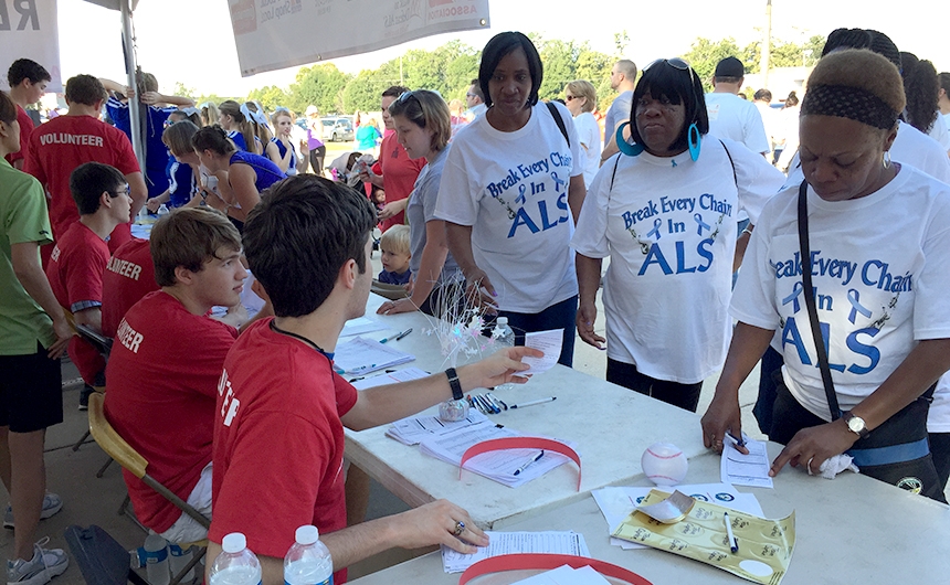 clubs-organizations_service_als-walk_20141011_web_008
