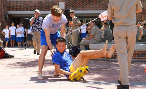 WelcomeWeek_LunchActivities_Monday_20150831_005