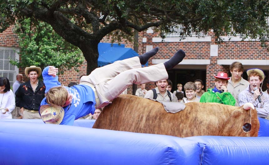 welcomeweek_thursday_20140828_bullride_0164