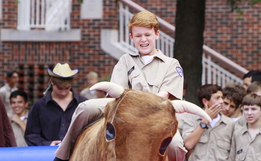 welcomeweek_thursday_20140828_bullride_0261