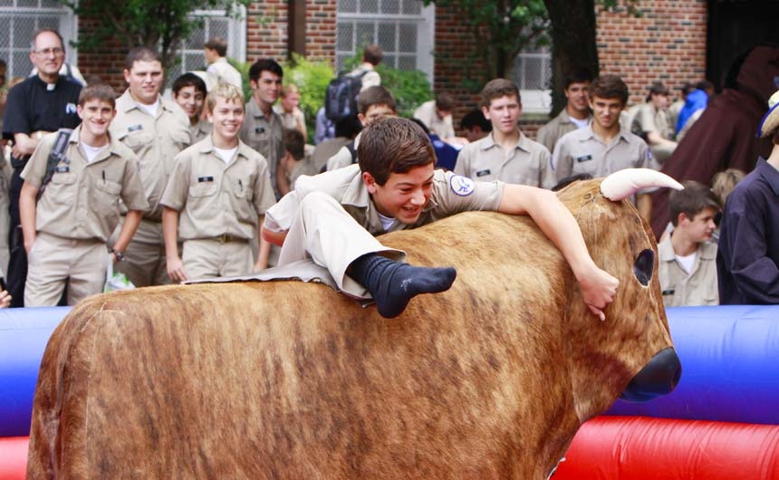 welcomeweek_thursday_20140828_bullride_0267