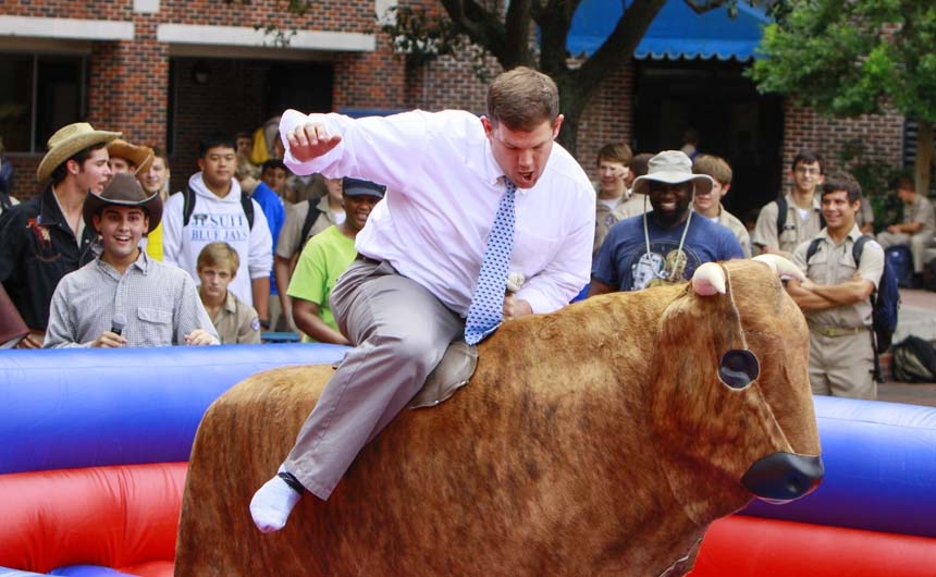 welcomeweek_thursday_20140828_bullride_0295