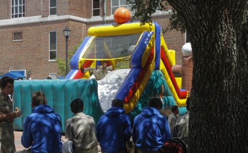 Welcome-Week_20160830_Tuesday-Lunch-Inflatable_019