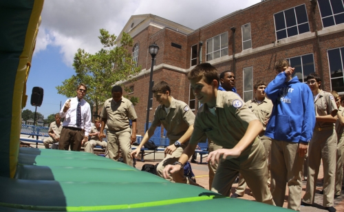 Welcome-Week_20160830_Tuesday-Lunch-Inflatable_057