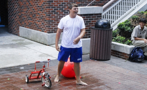 Welcome-Week_20160831_WedBalloonTricycles_0015