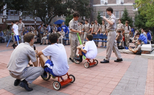 Welcome-Week_20160831_WedBalloonTricycles_0017