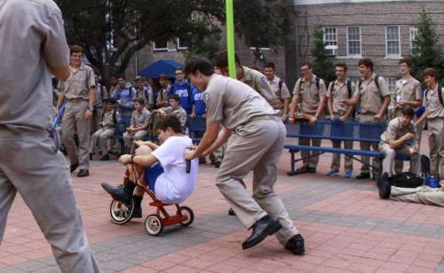 Welcome-Week_20160831_WedBalloonTricycles_0019
