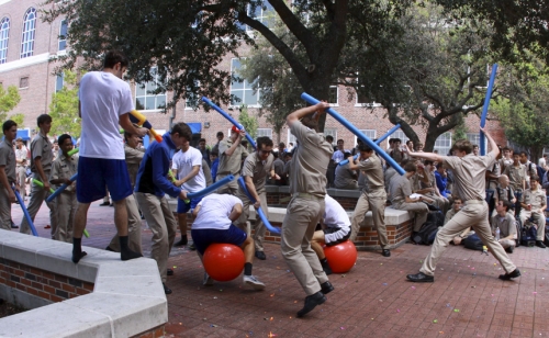 Welcome-Week_20160831_WedBalloonTricycles_0030