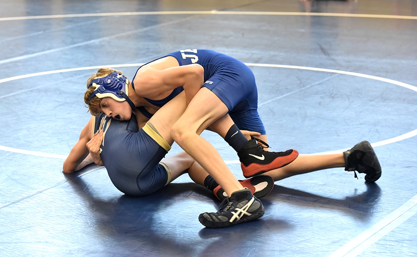 wrestling_citychampionship_20150124_001