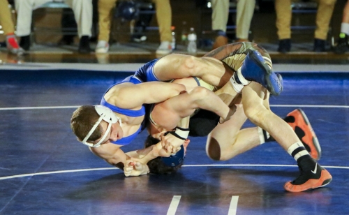 Wrestling_20170201_Holy-Cross_271