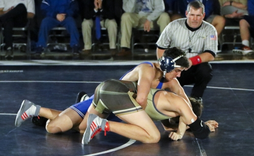 Wrestling_20170201_Holy-Cross_560