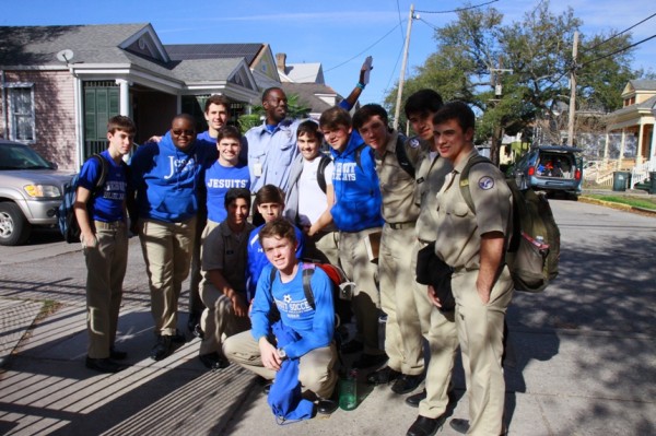 Jesuit security guard James Allen gets a warm send off from the Blue Jays he protected and their appreciative parents.