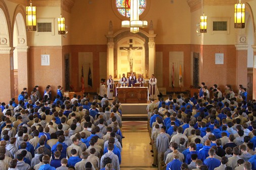 Blue Jays, faculty, and staff celebrate Mass in the Chapel of the North American Martyrs on Wednesday, March 23.