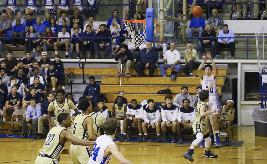 Basketball Drops Alumni Homecoming Game to Holy Cross