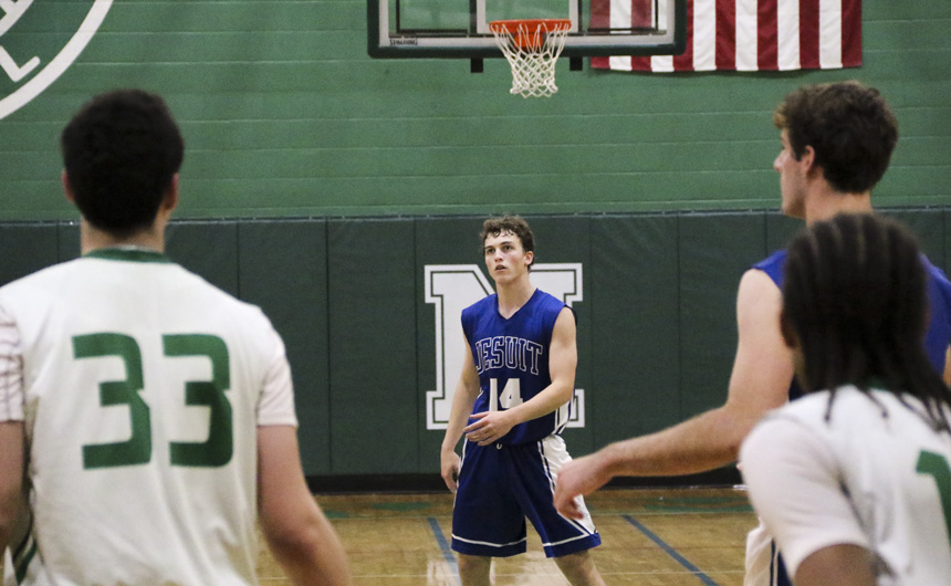 Basketball Finishes NIT in Semifinals