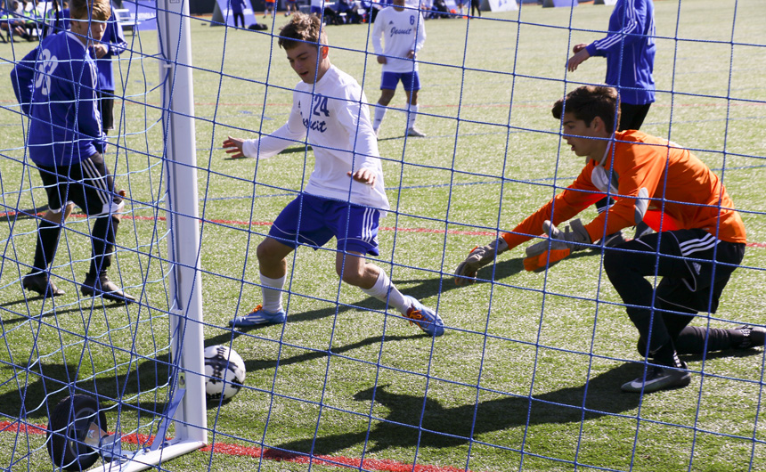 Soccer Puts on a Show for Alumni-Filled Crowd
