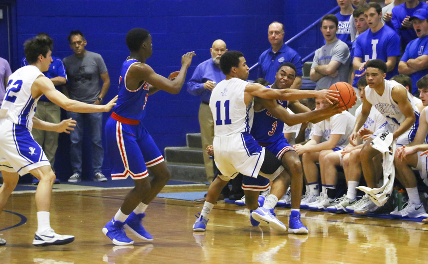 Basketball Advances Past Evangel to Quarterfinals