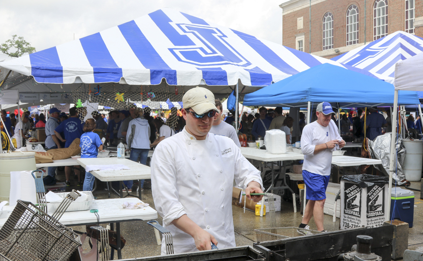 Sponsors and Volunteers Needed for 2018 Bazaar