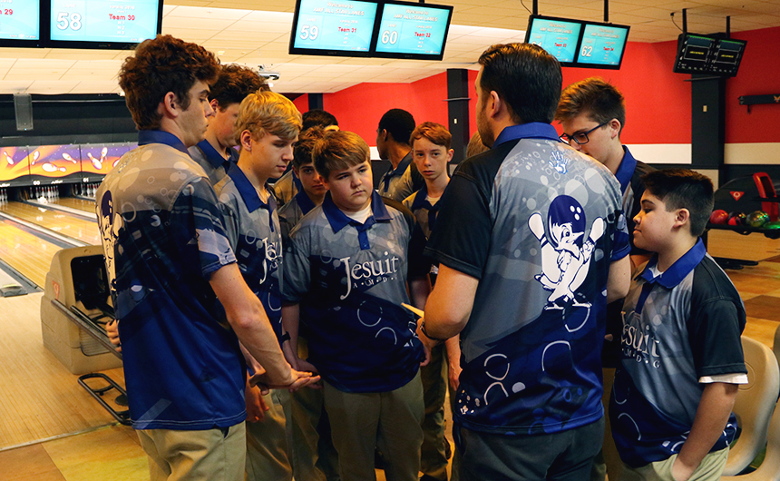 Blue Jay Bowlers Win Four, Lose Three