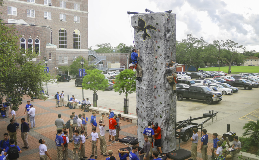 Welcome Week 2018: Jays Survive Outside