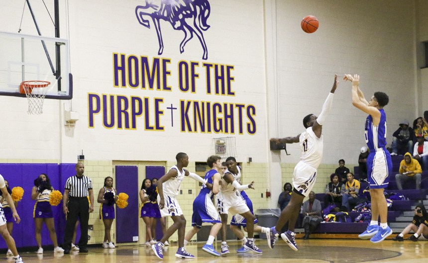 Hoopsters Unable to Keep Pace with St. Augustine