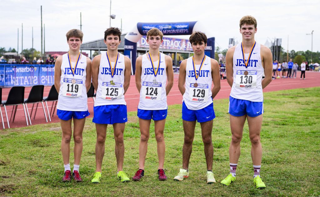 CROSS COUNTRY CLINCHES LHSAA DIVISION I TITLE Jesuit High School of