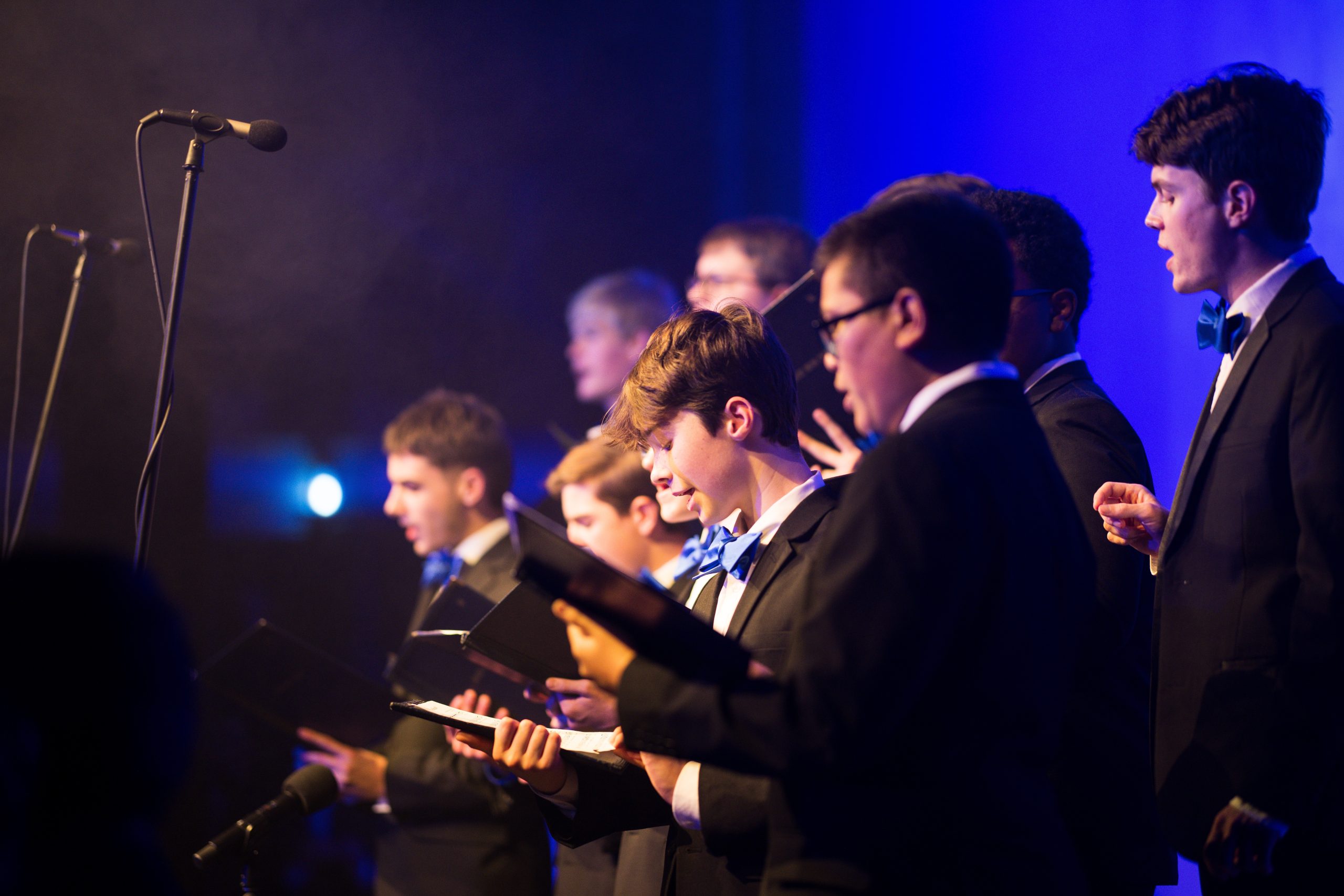 A Festive Harmony: Jesuit’s Candlelit Choir and Concert Band Celebrate the Season